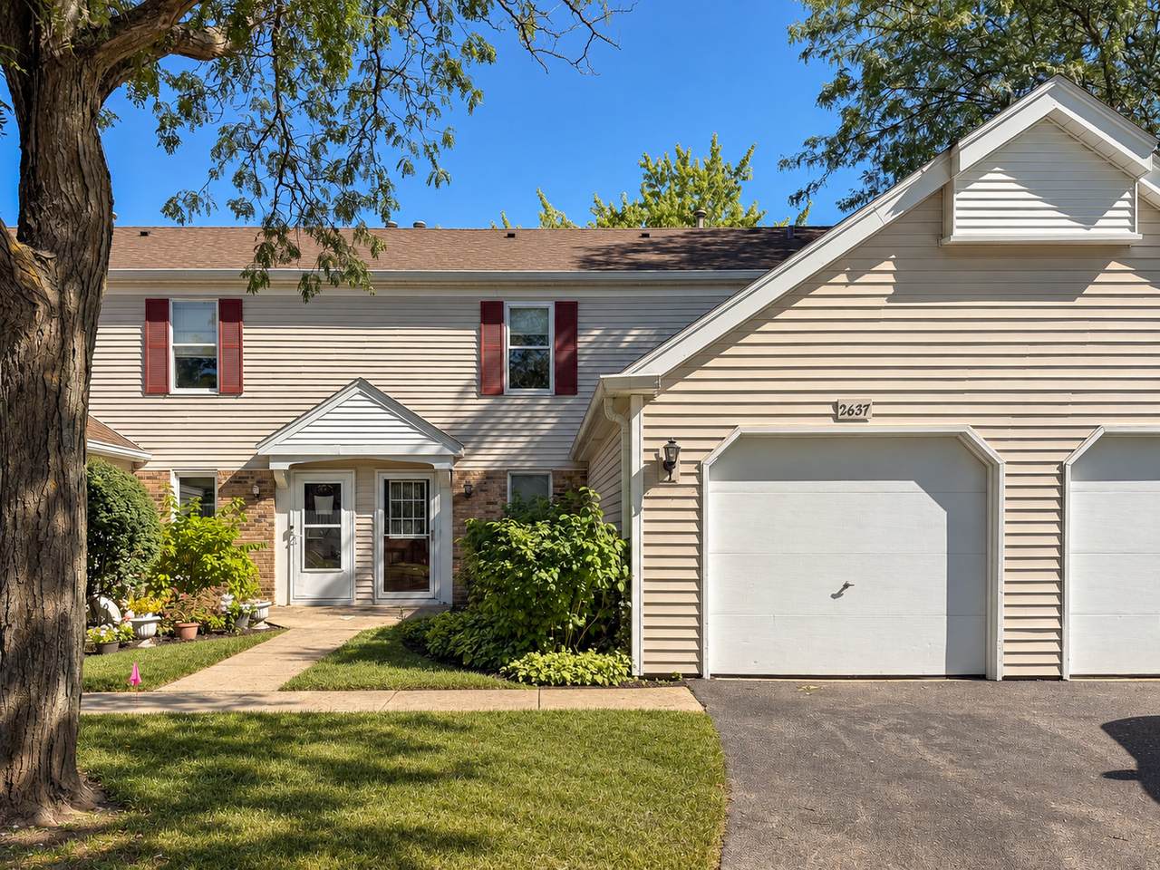 2637 Oakshire Court - Photo 1