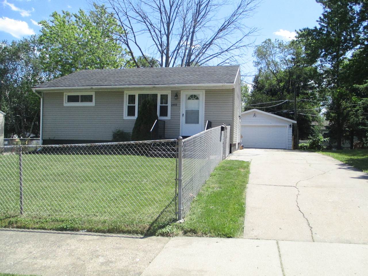 2401 Huron Terrace - Photo 1