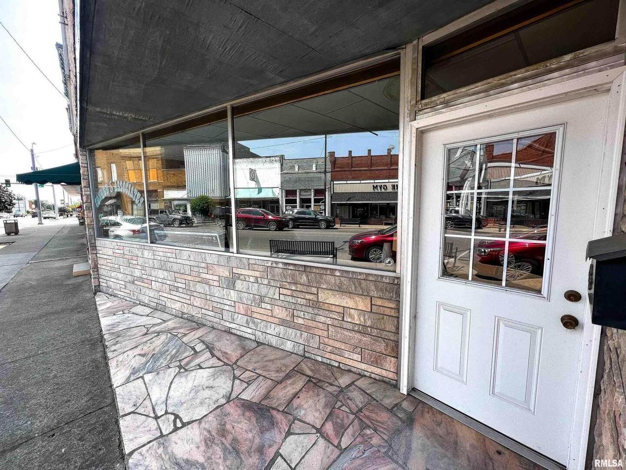 111 North Avenue - Photo 1