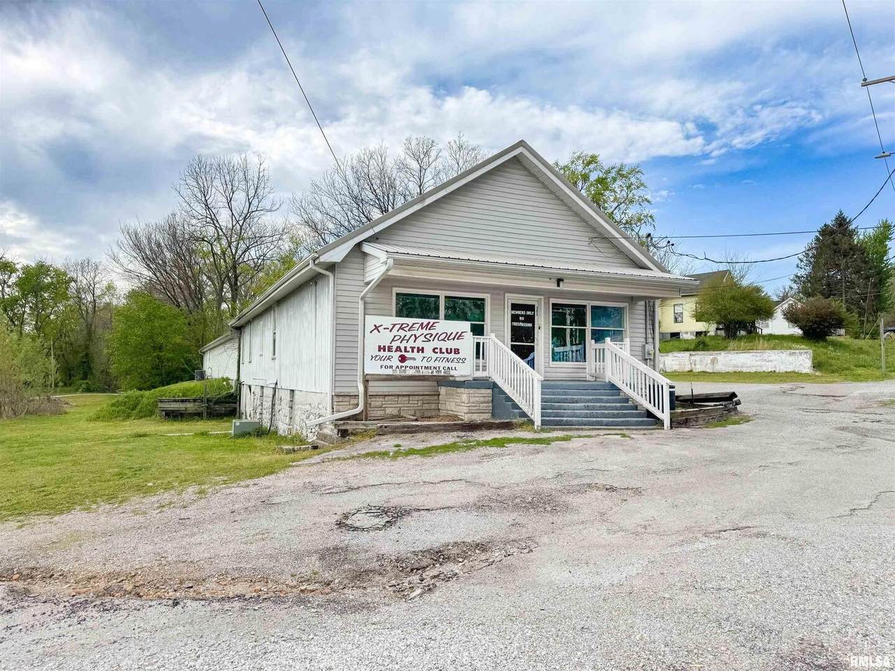 305 Main Street - Photo 1