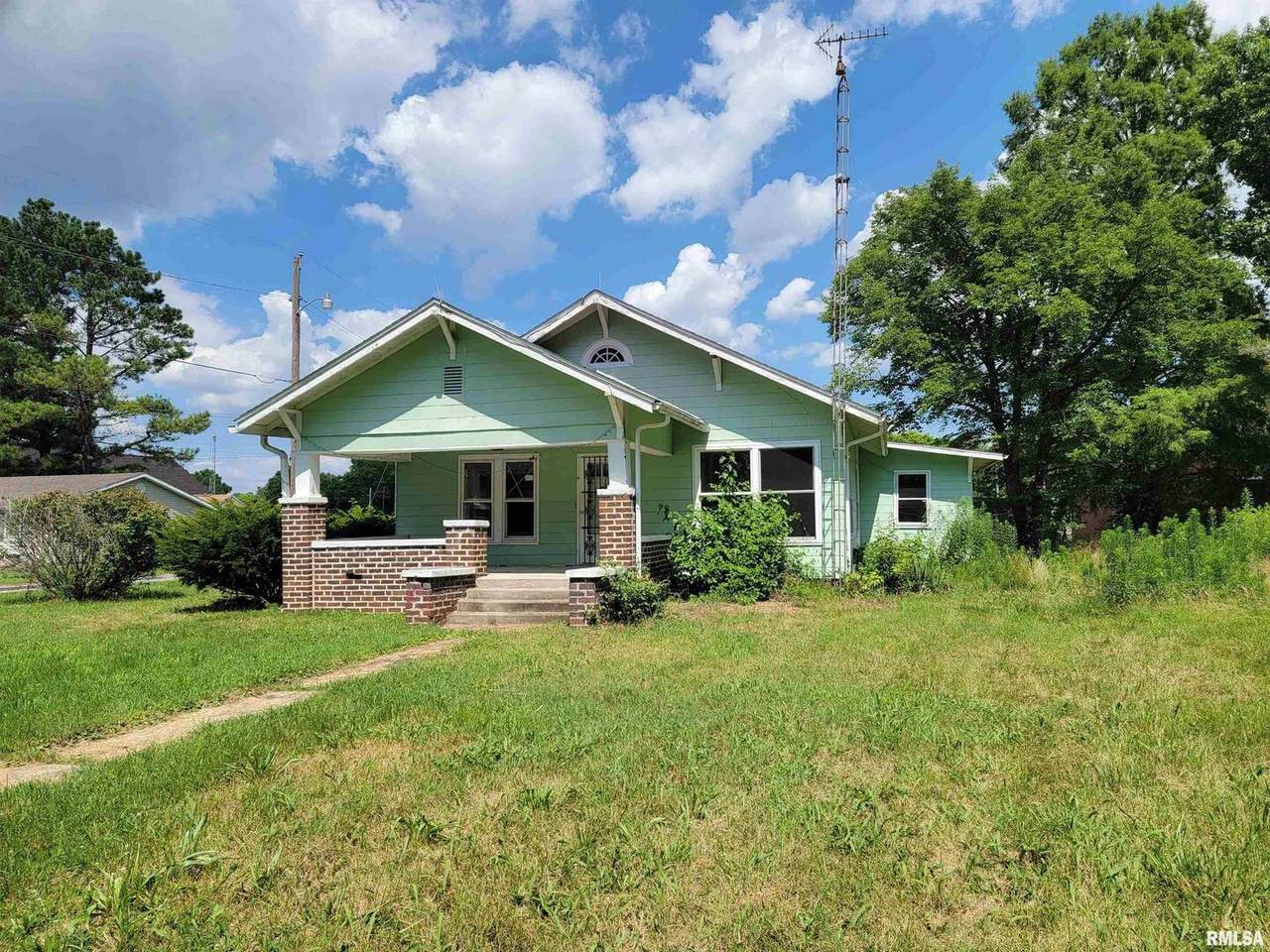 501 Dean Street - Photo 1