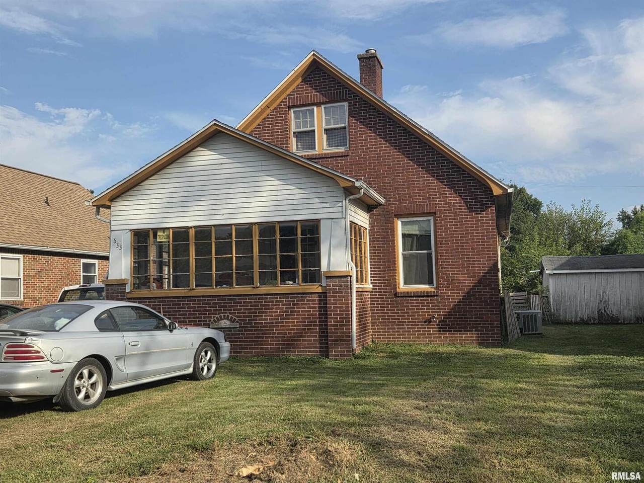 633 Oak Street - Photo 1