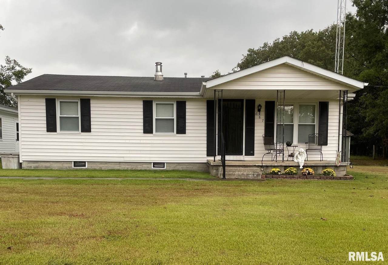 687 5TH Street - Photo 1