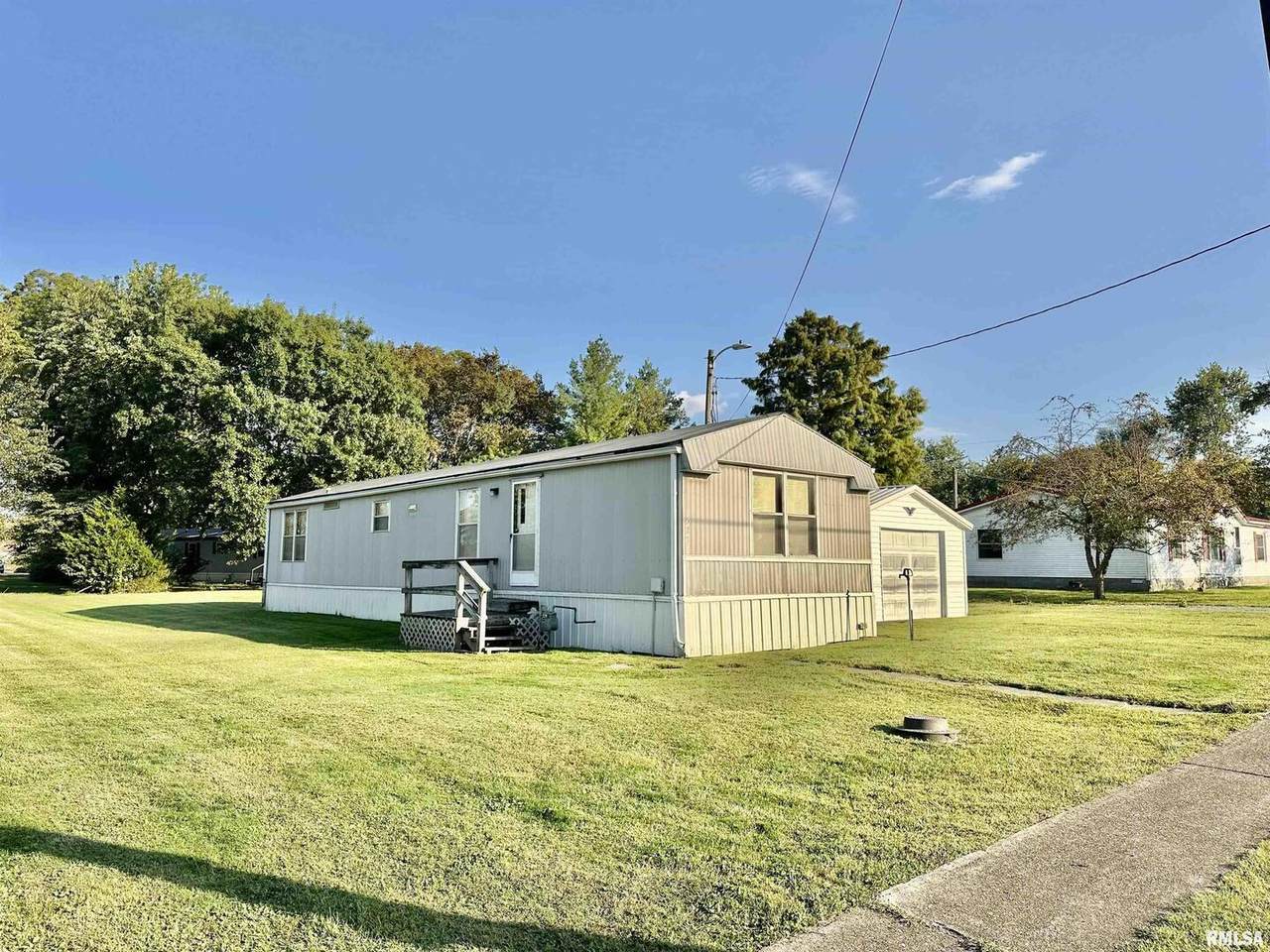 527 Washington Street - Photo 1