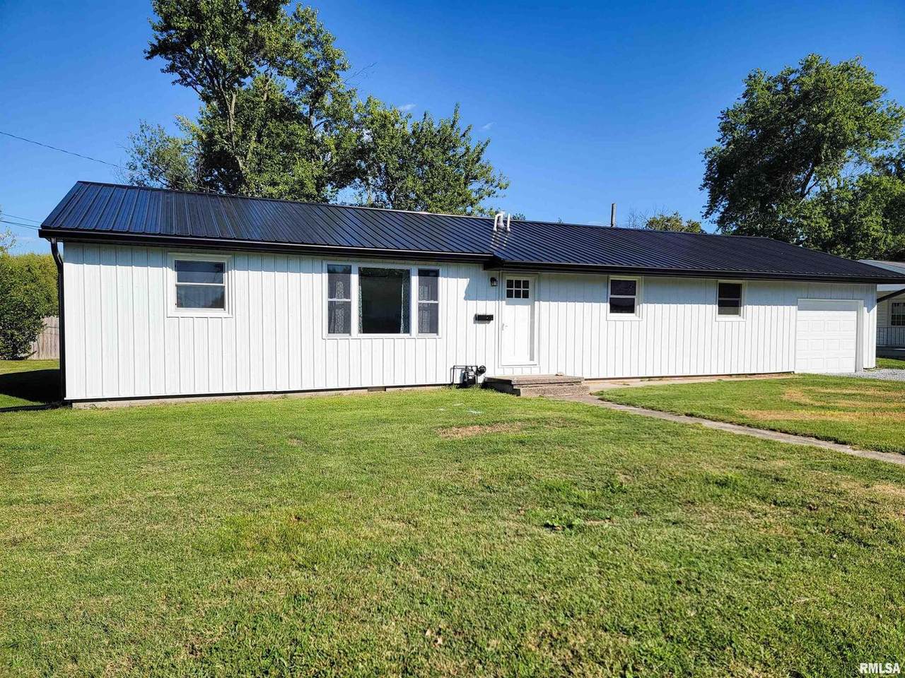 306 Bible Street - Photo 1