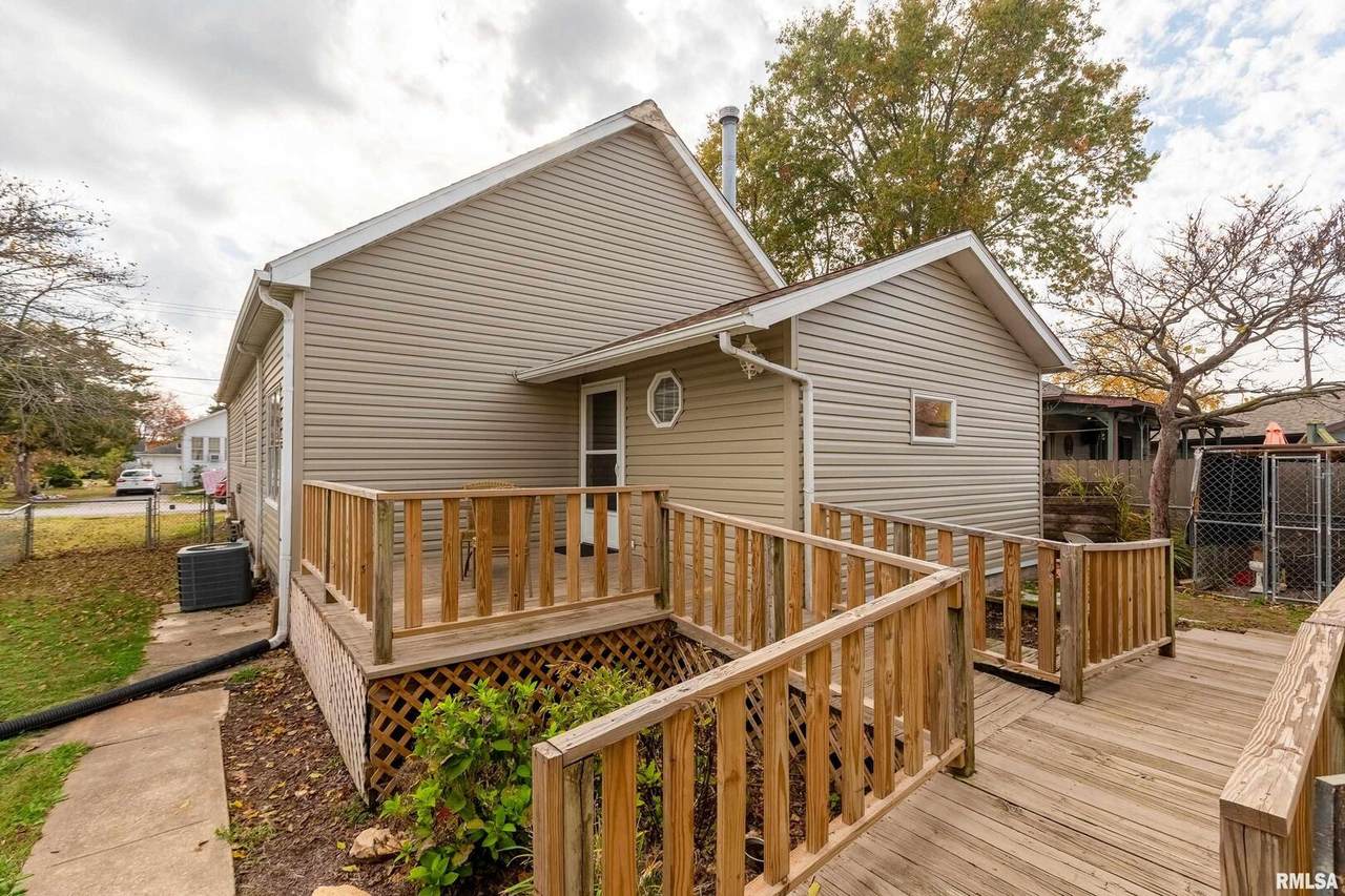 207 Sylvester Street - Photo 1