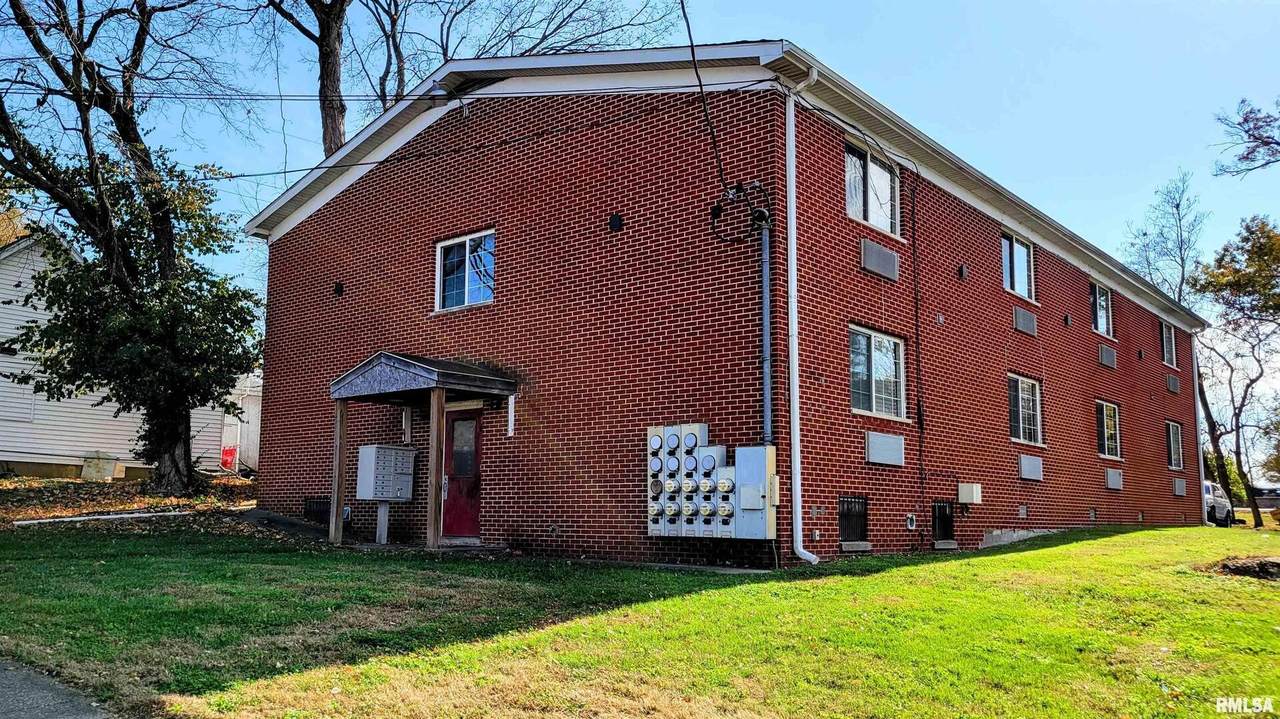 411 Hester - Photo 1