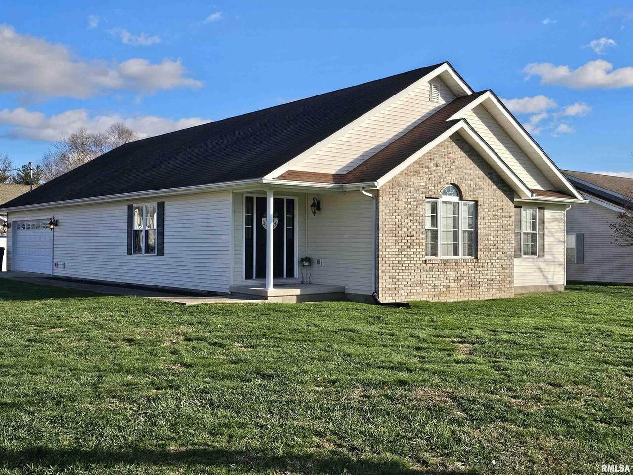 408 Beacon Court - Photo 1