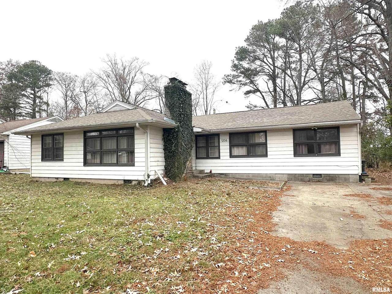 1206 Chautauqua Street - Photo 1