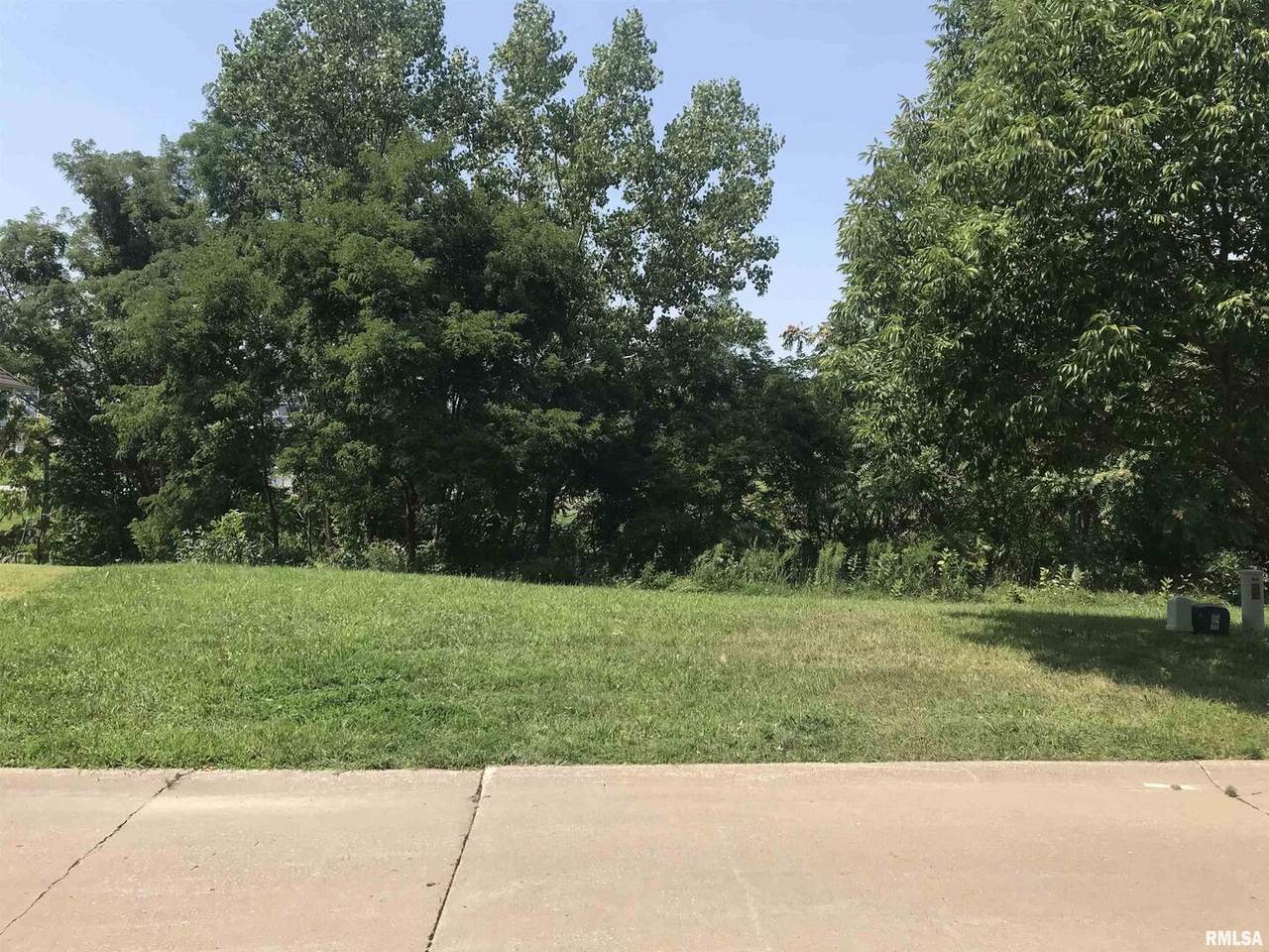 711 7TH Street Court - Photo 1
