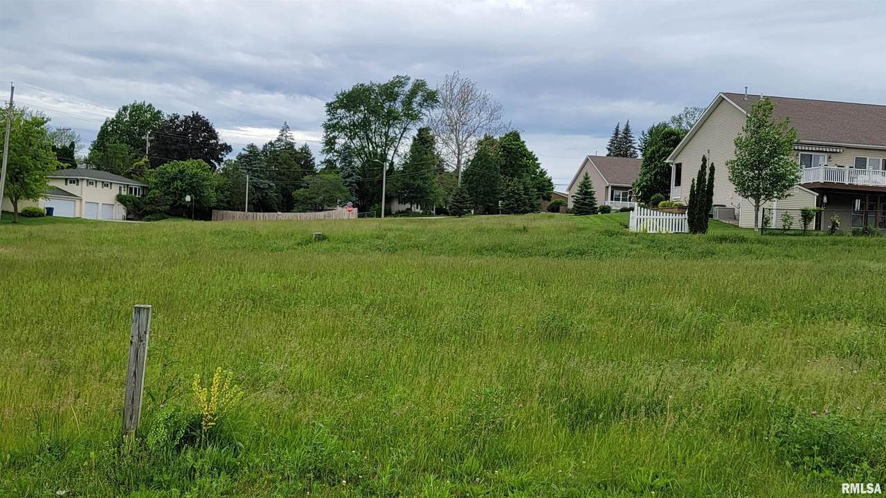 1812 6TH Street - Photo 1