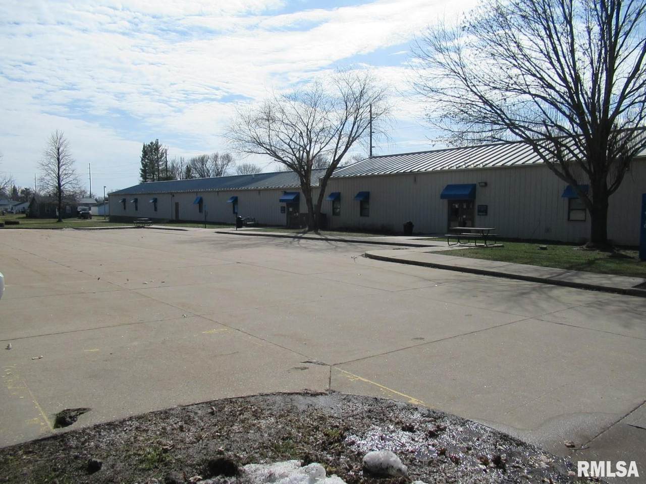 401 9TH Street - Photo 1