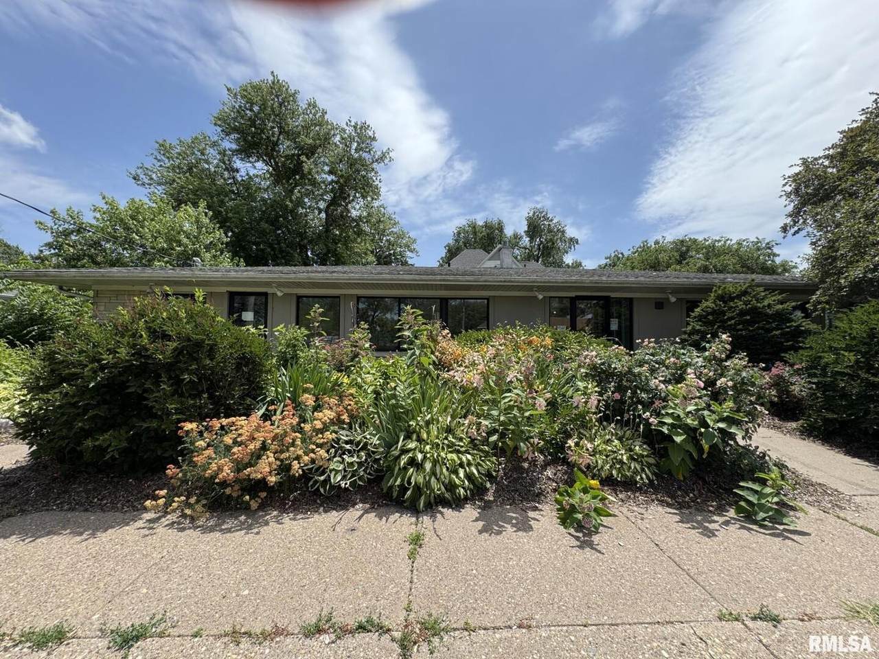 415 George Washington Boulevard - Photo 1