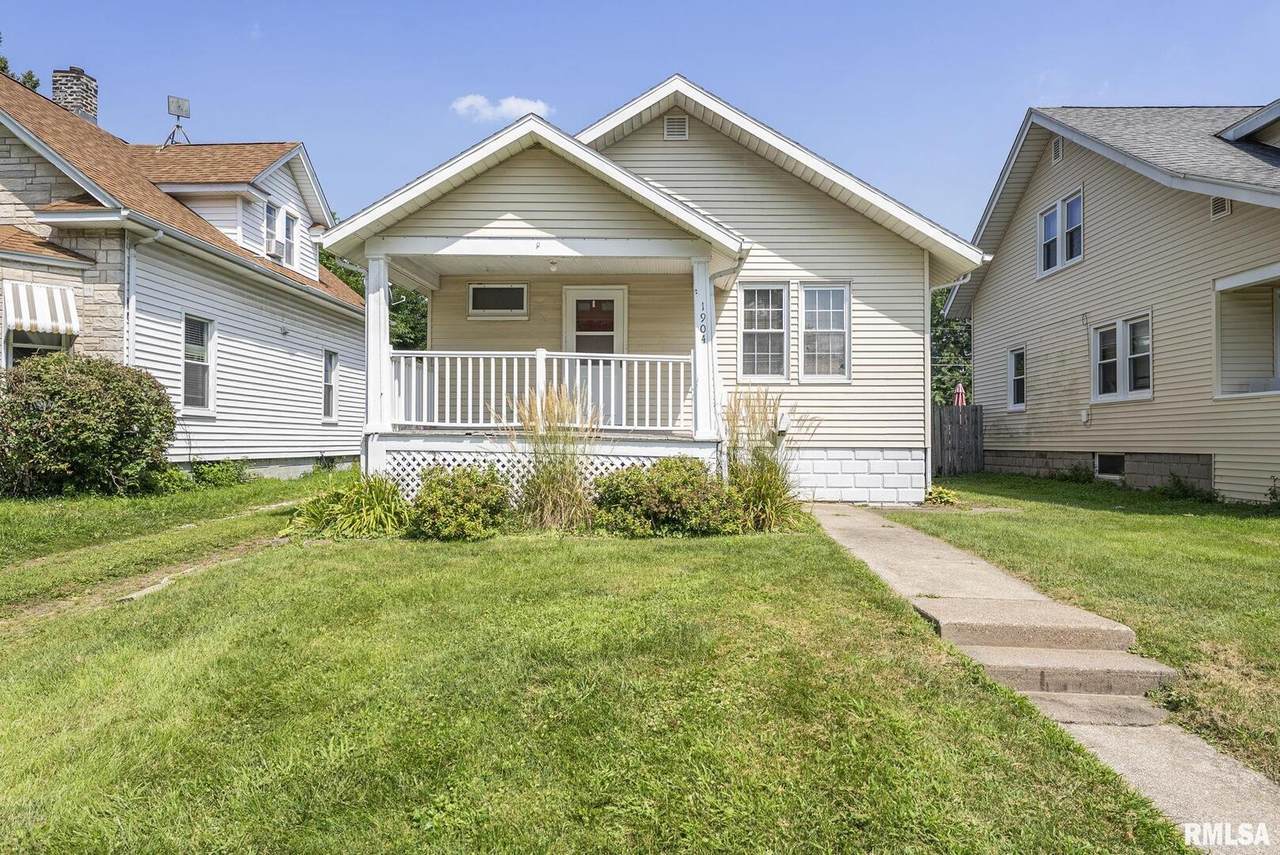 1904 30TH Street - Photo 1