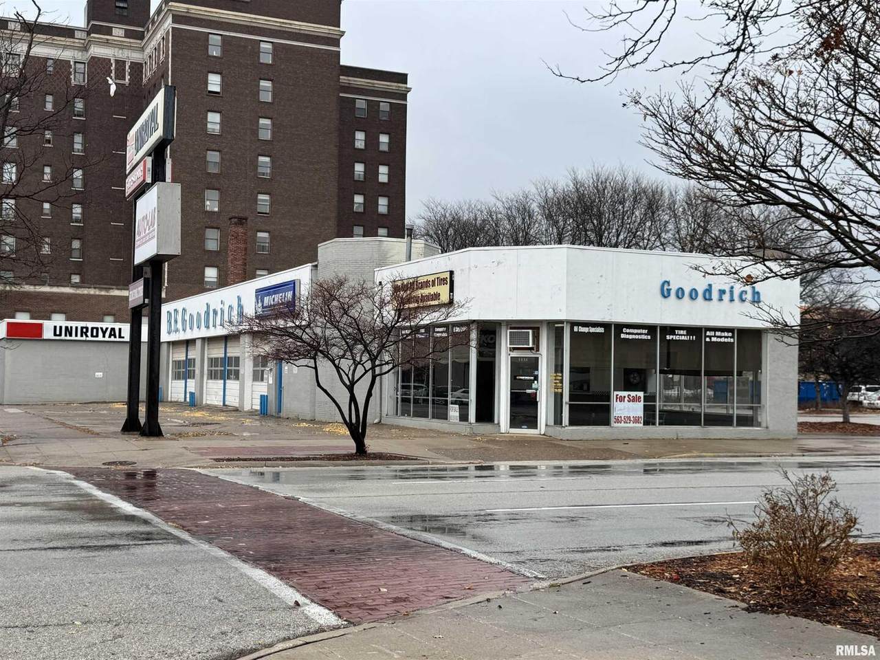 1901 4TH Avenue - Photo 1
