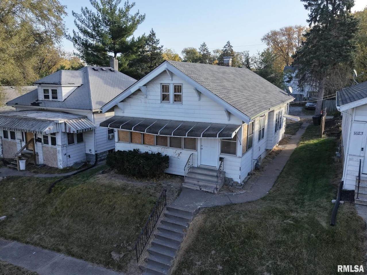 1619 6TH Street - Photo 1