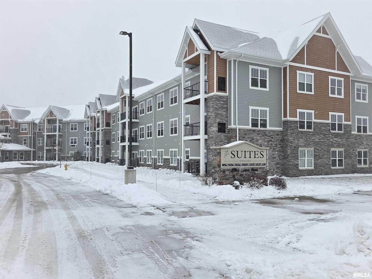 2592 Middle Road - Photo 1