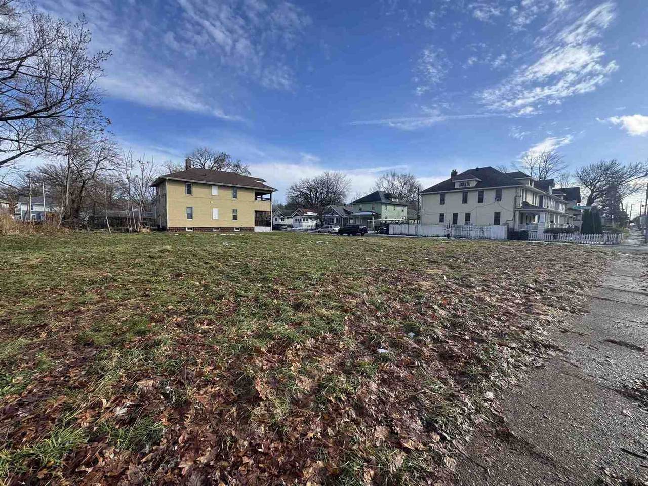 1425 11th Street - Photo 1