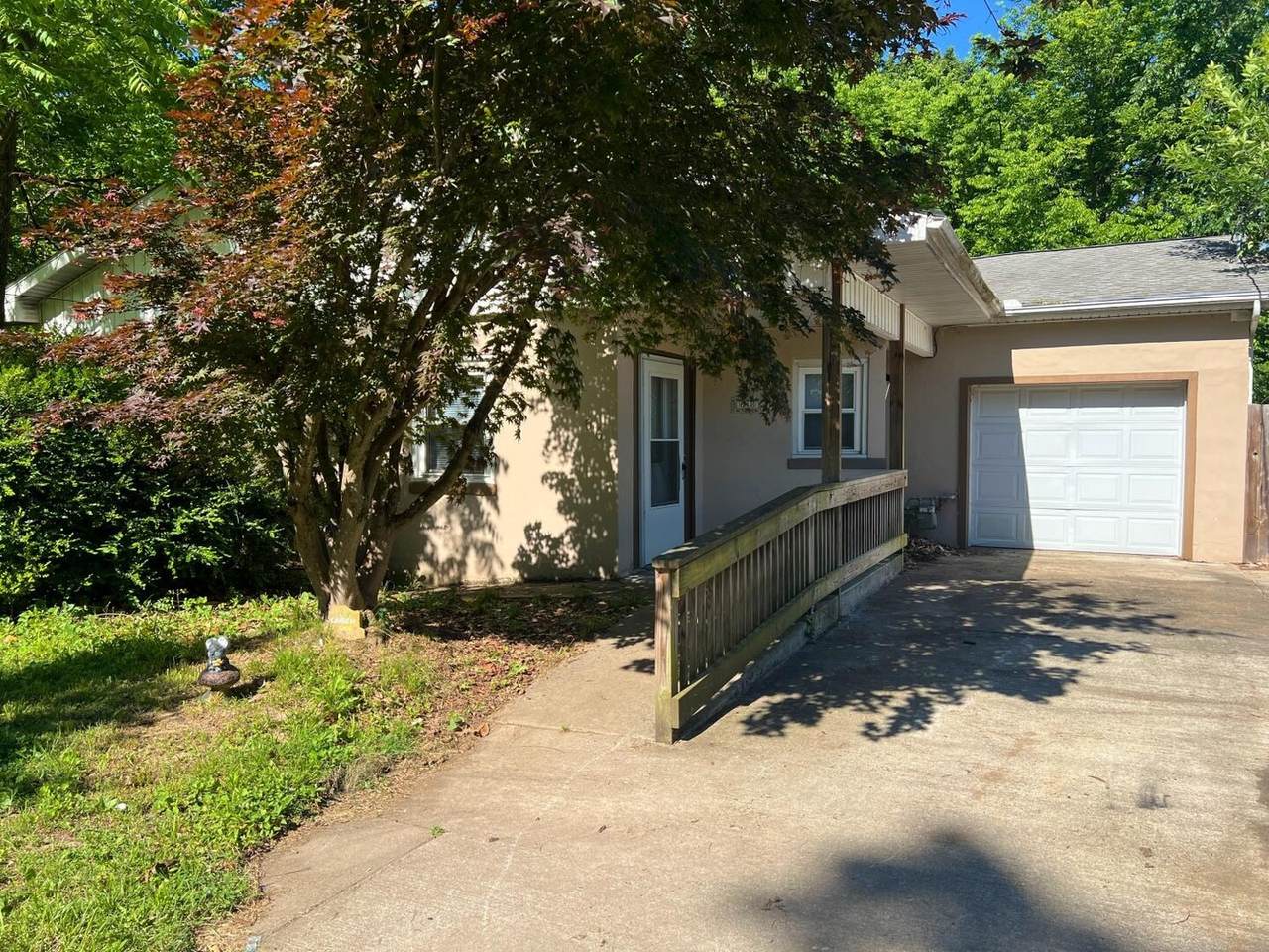 616 Oakland Avenue - Photo 1