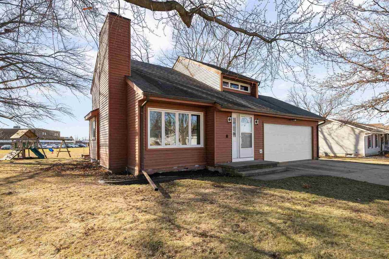 1037 Brookview Drive - Photo 1