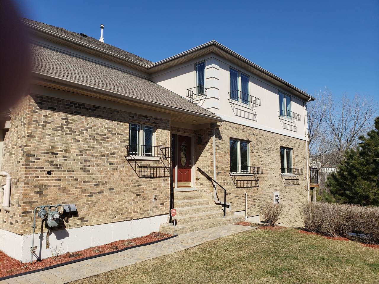 16W307 Shadow Creek Drive - Photo 1