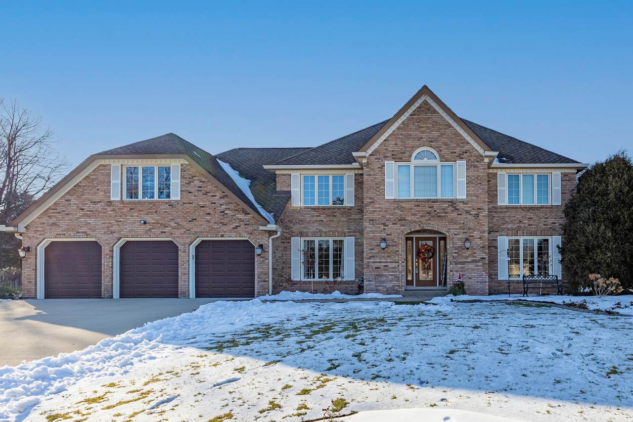23W241 Oxer Court - Photo 1
