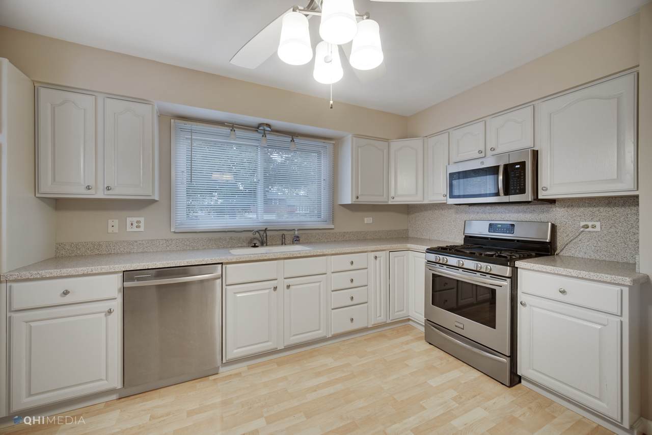 1107 Leslie Lane - Photo 1