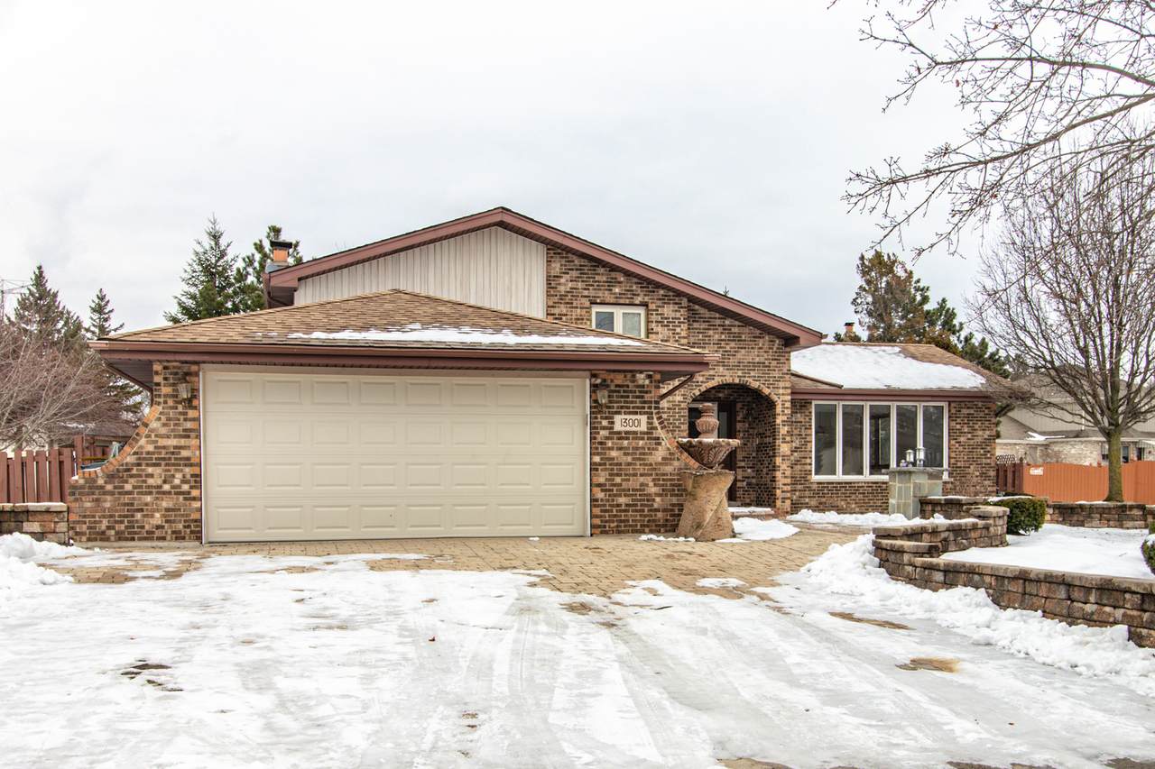 13001 Tanglewood Circle - Photo 1