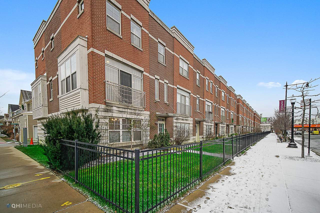 4515 Irving Park Road - Photo 1