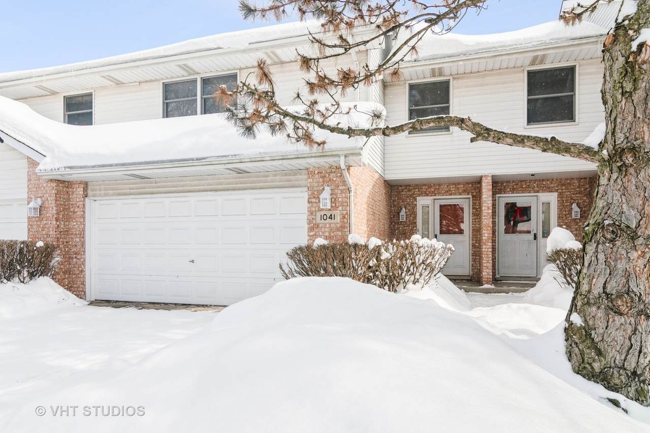 1041 Pinewood Drive - Photo 1