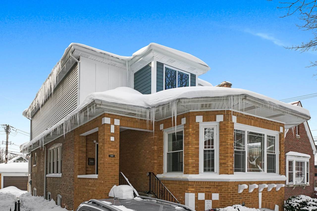 7920 Crandon Avenue - Photo 1