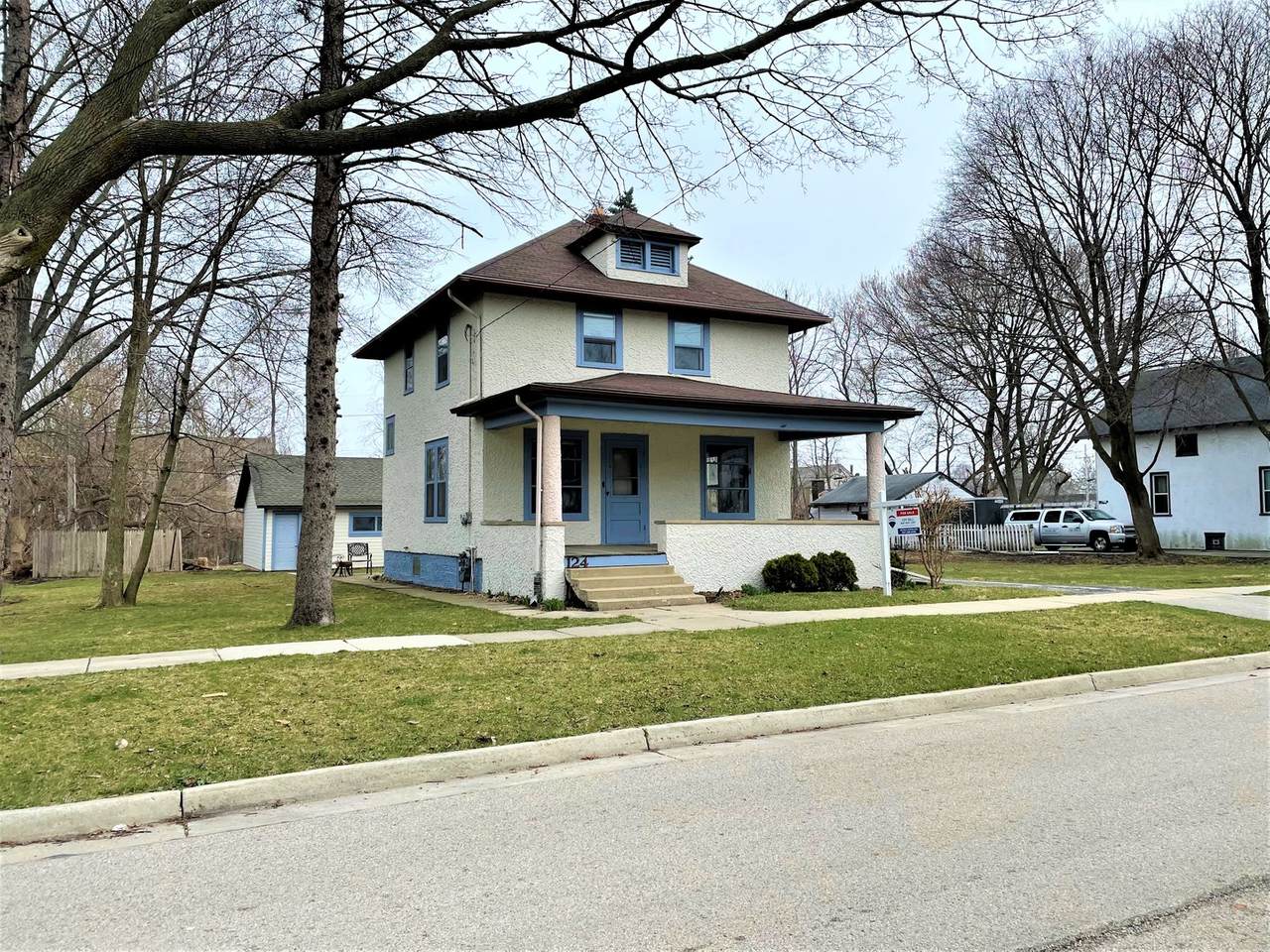 124 Sunnyside Avenue - Photo 1