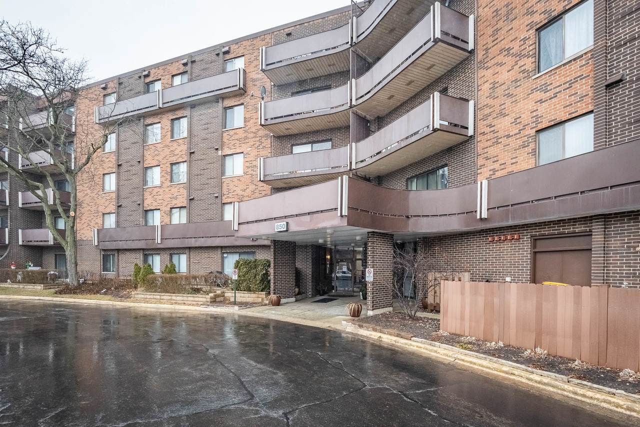 850 Wellington Avenue - Photo 1