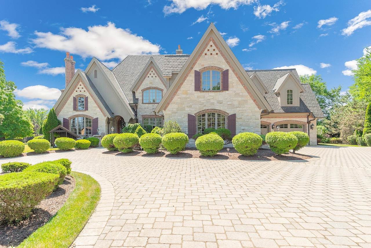 4 Martin Court - Photo 1