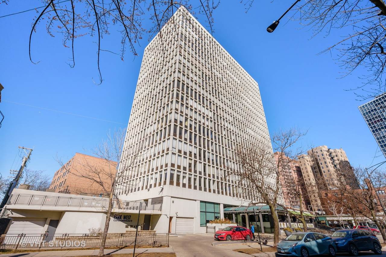 444 Fullerton Parkway - Photo 1