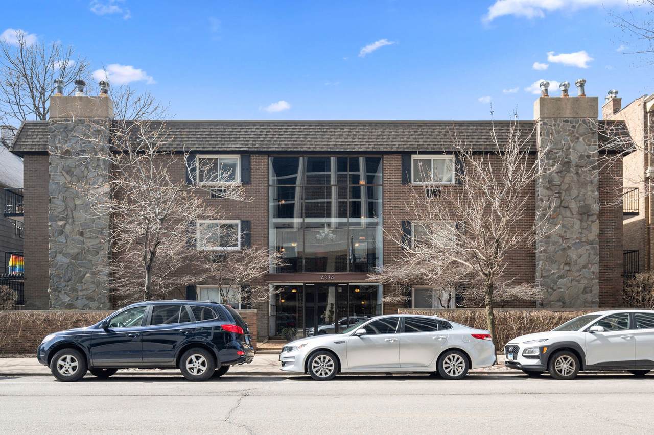 4334 Clarendon Avenue - Photo 1
