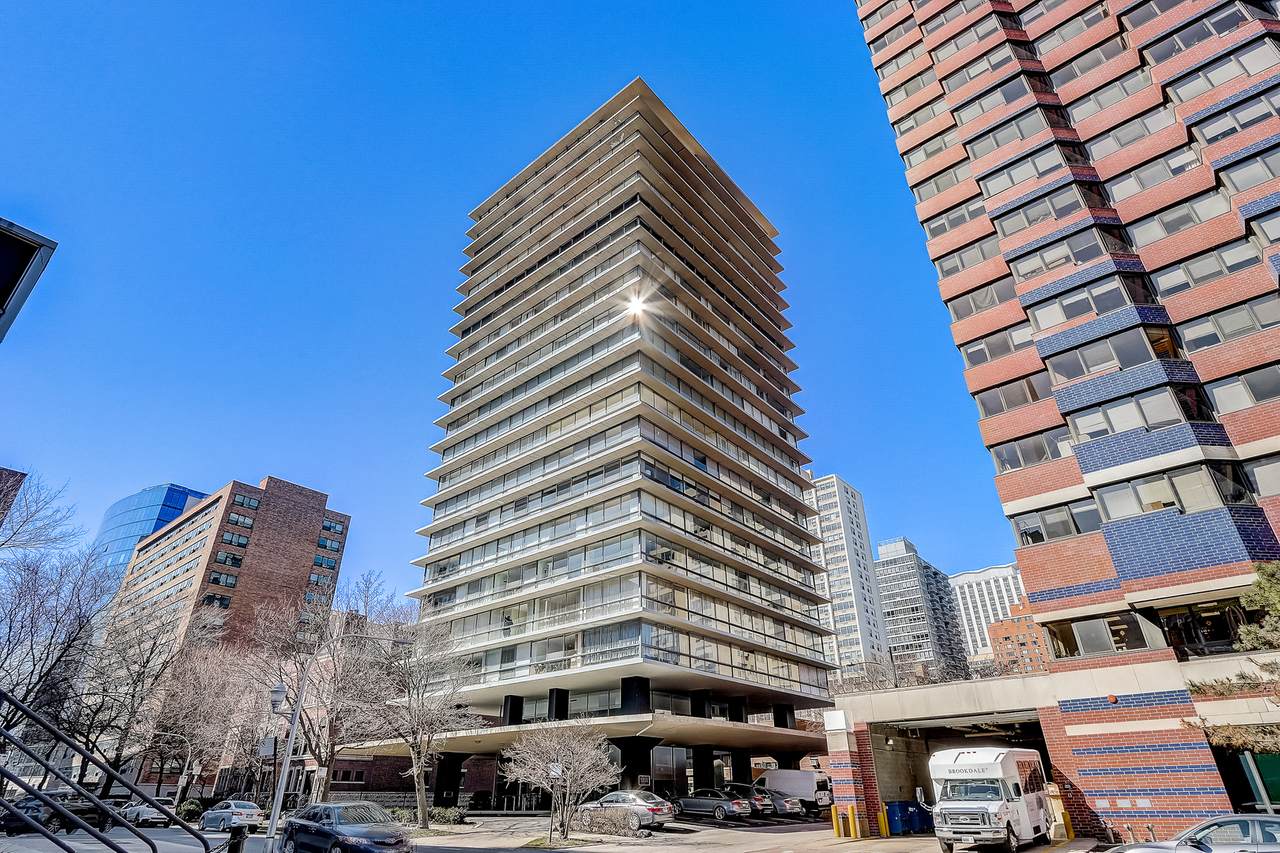 320 Oakdale Avenue - Photo 1