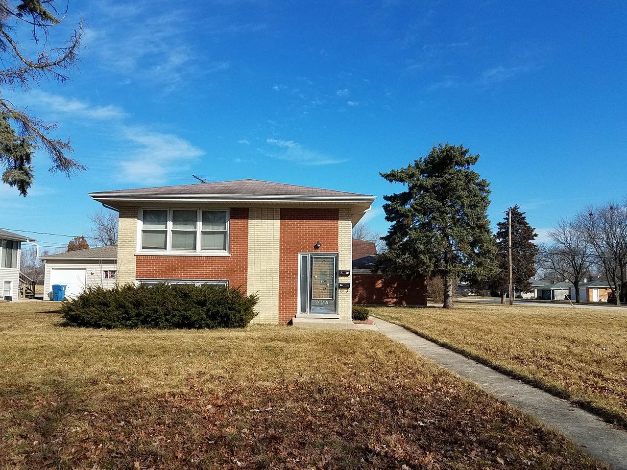 251 Wayne Court - Photo 1