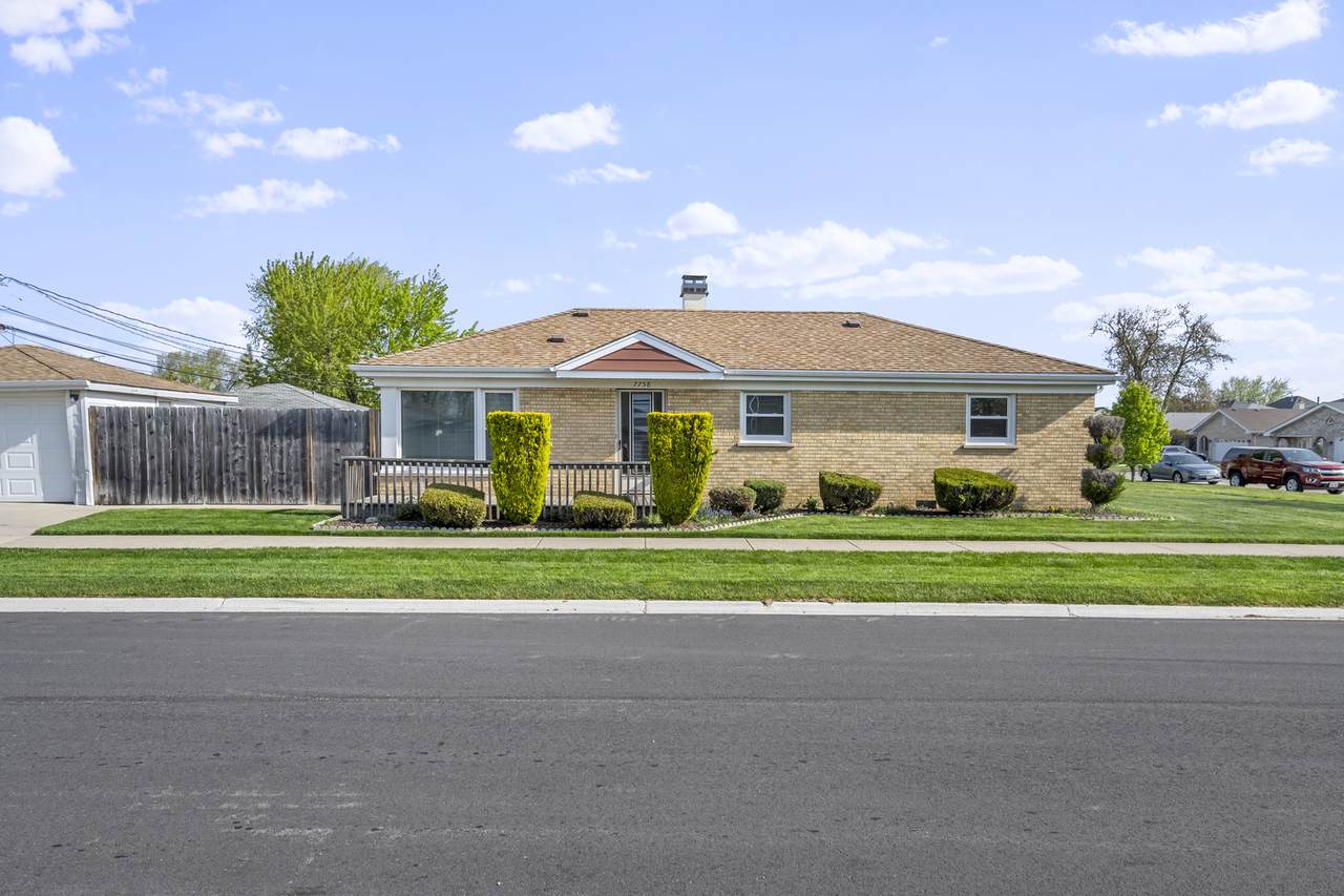 7758 Oak Park Avenue - Photo 1