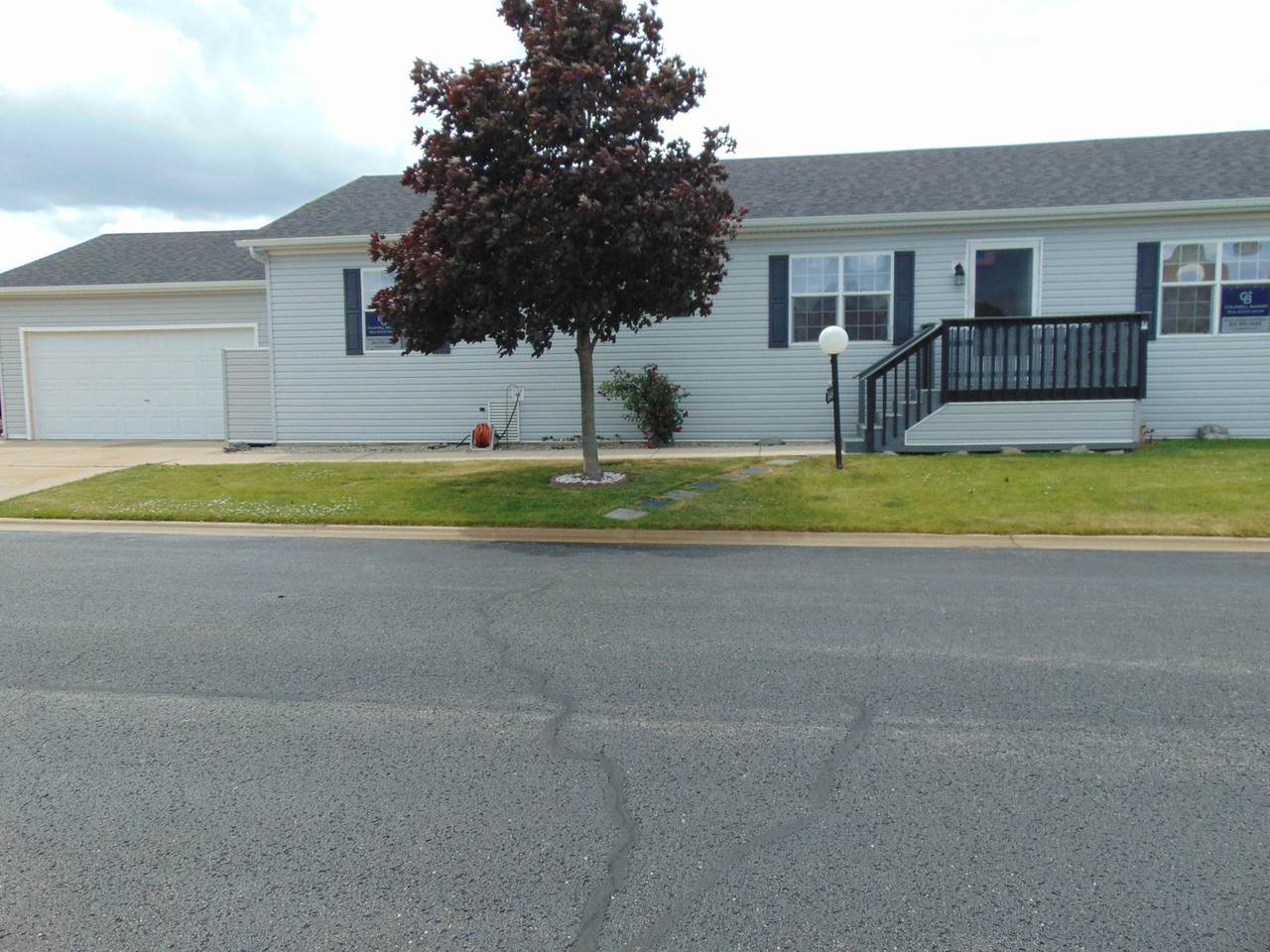 345 Mallard Lane - Photo 1
