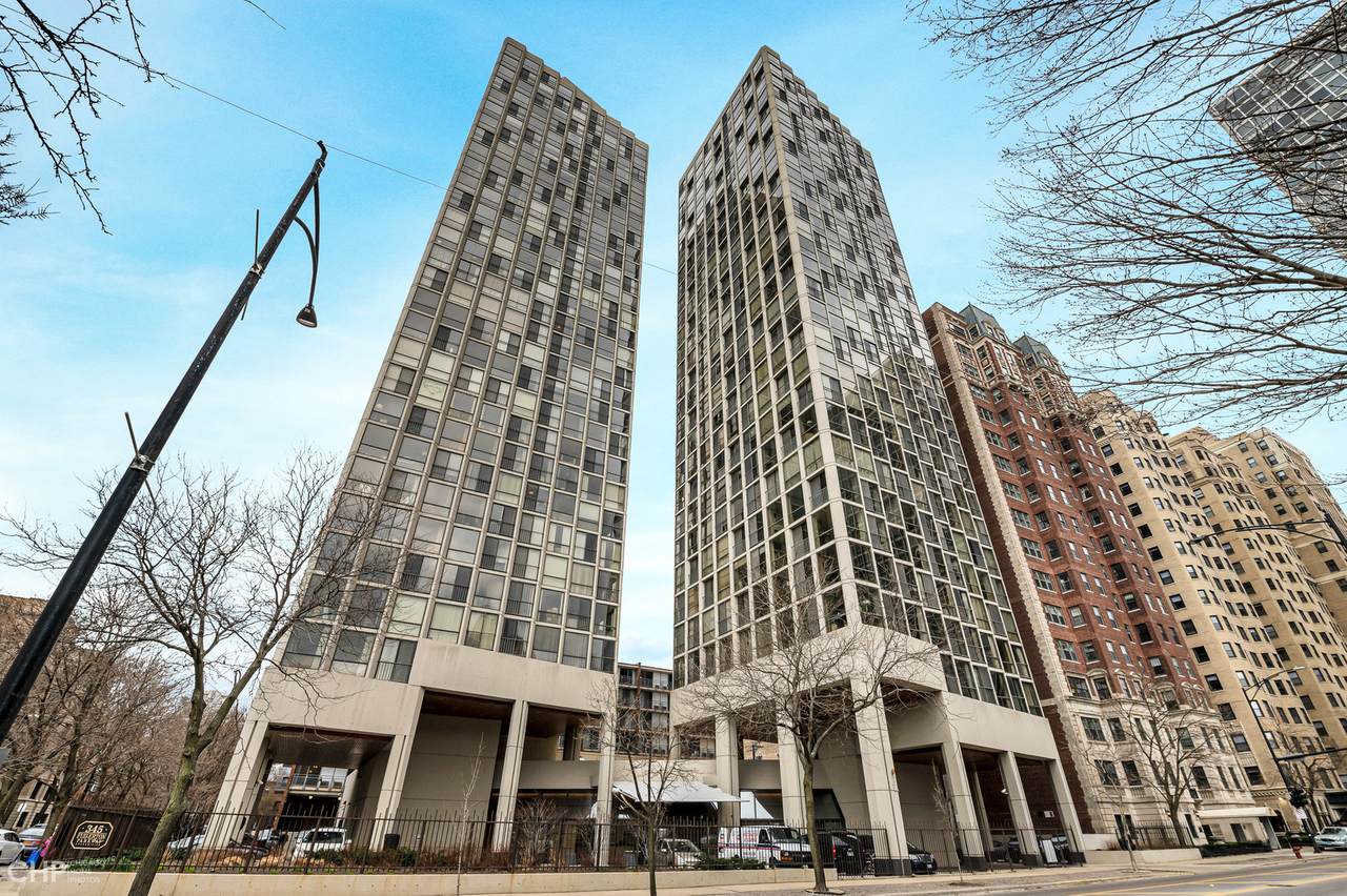 345 Fullerton Parkway - Photo 1