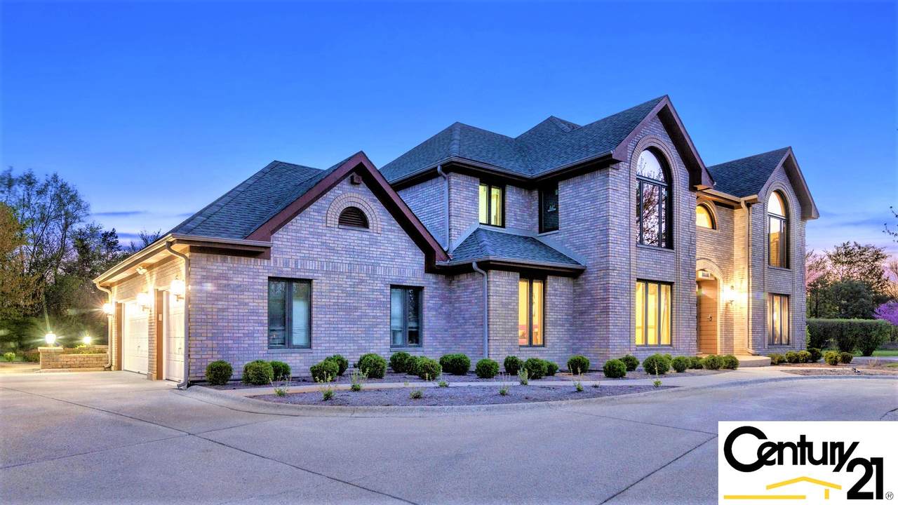 30W161 Saint Andrews Lane - Photo 1