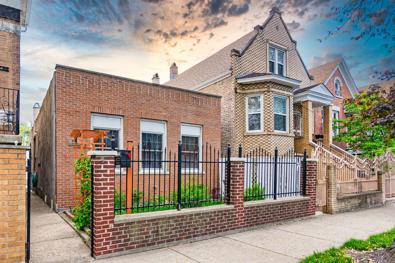 3014 Trumbull Avenue - Photo 1