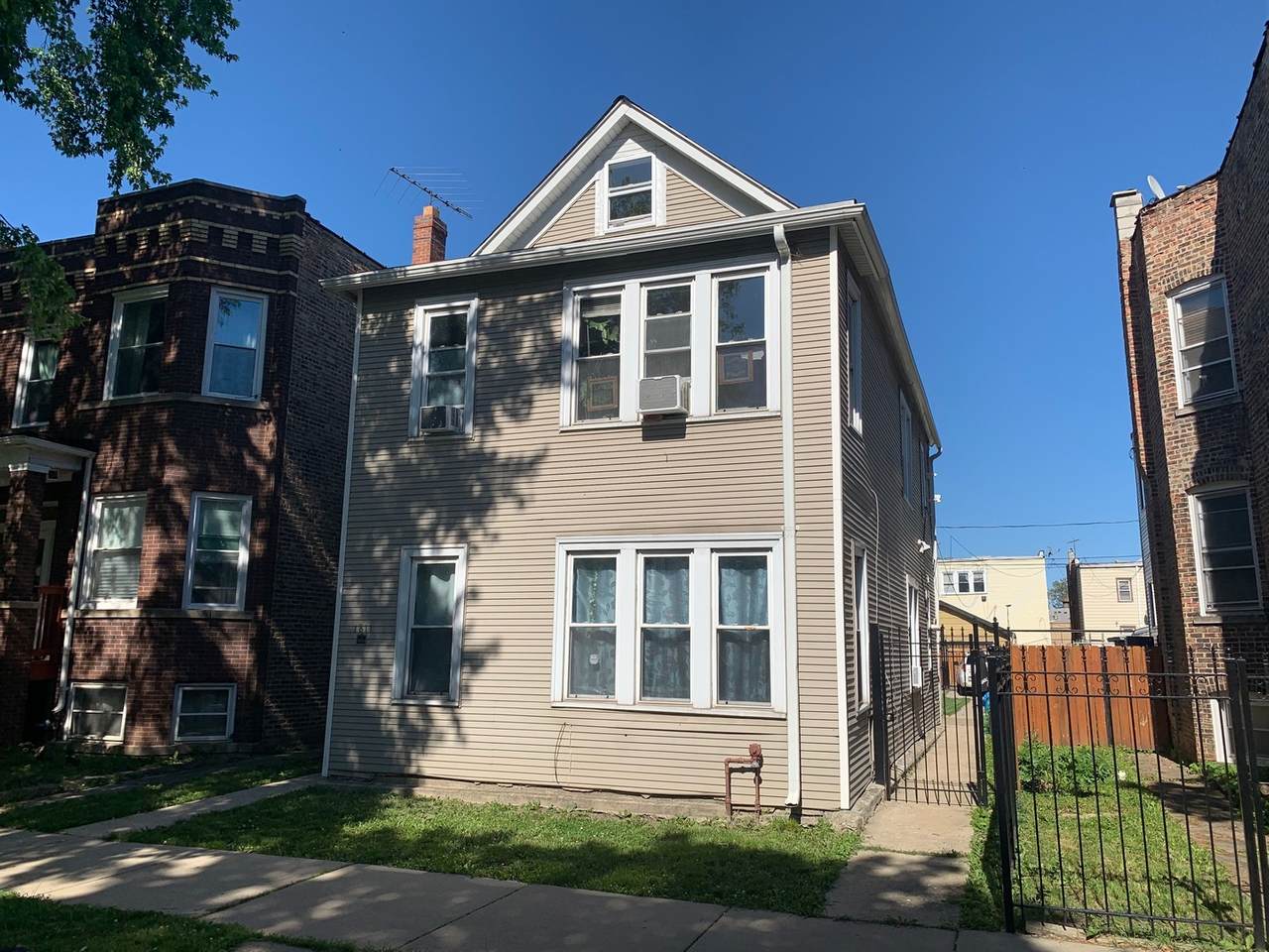 1811 Karlov Avenue - Photo 1