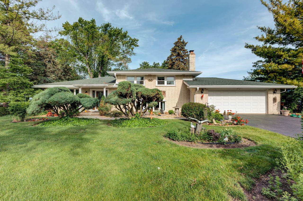 2S474 Beechwood Road - Photo 1