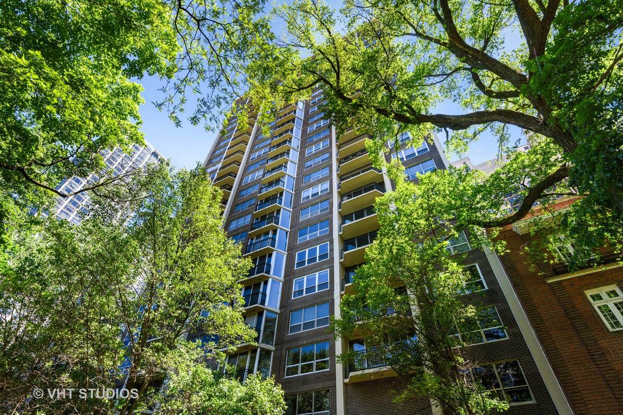 1515 Astor Street - Photo 1