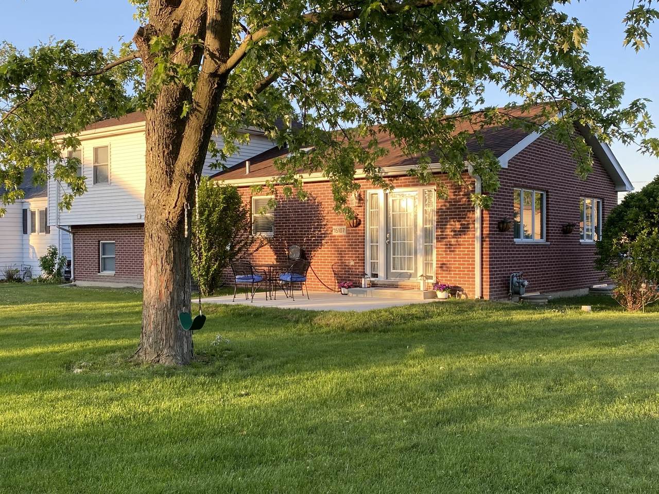 15107 Kildare Avenue - Photo 1