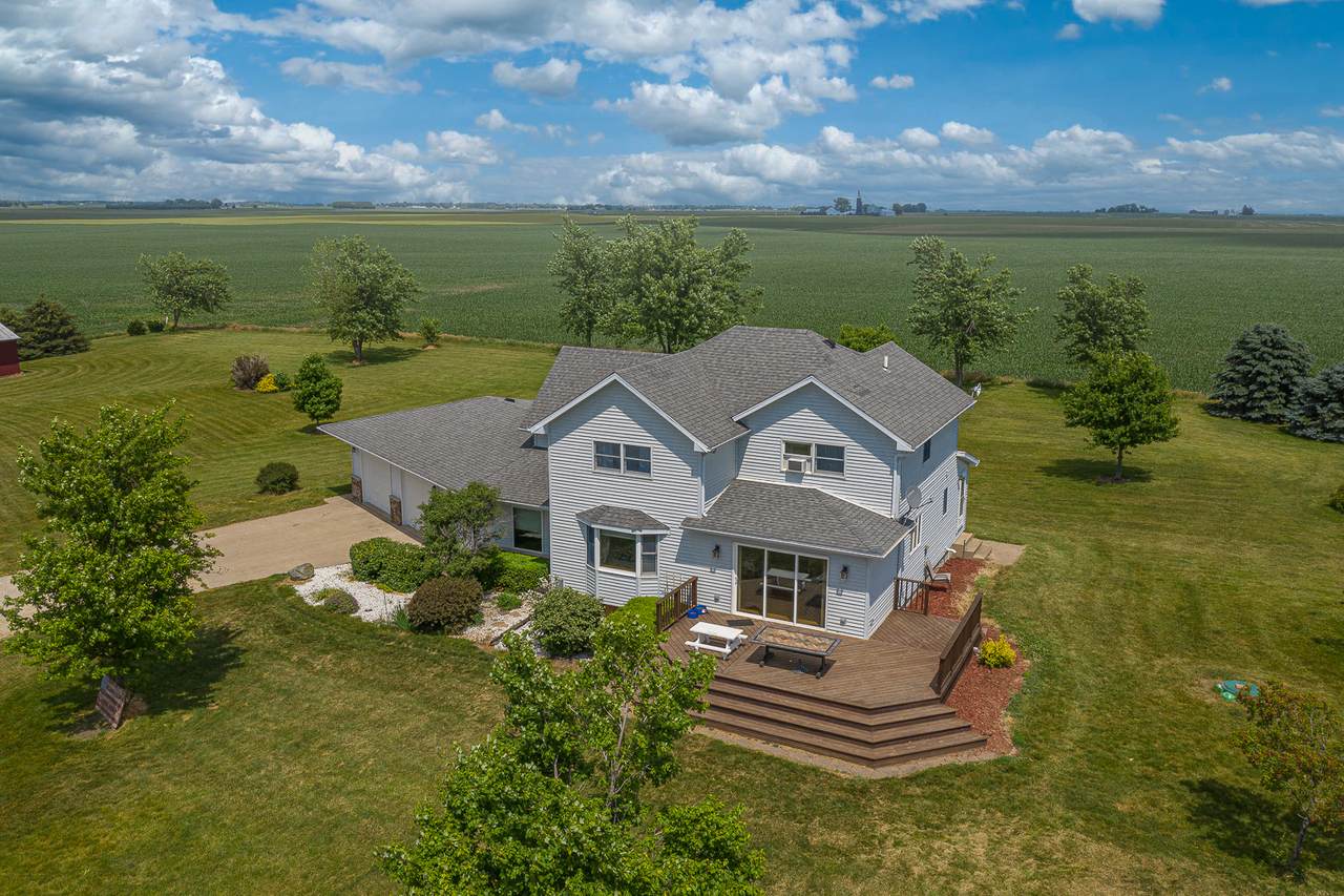 526 Roxbury Road - Photo 1