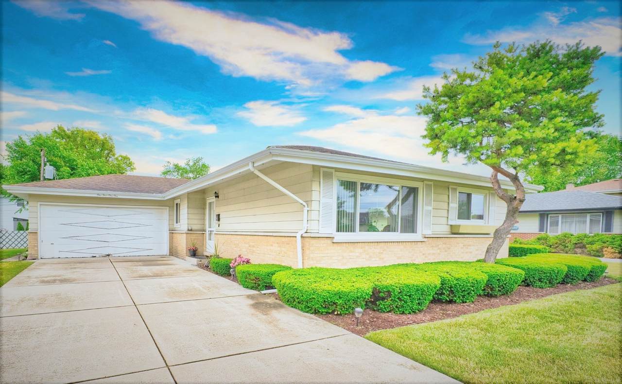 1411 Barberry Lane - Photo 1
