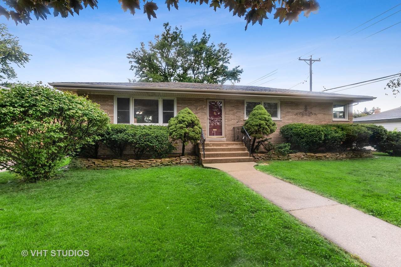 1034 Homestead Road - Photo 1